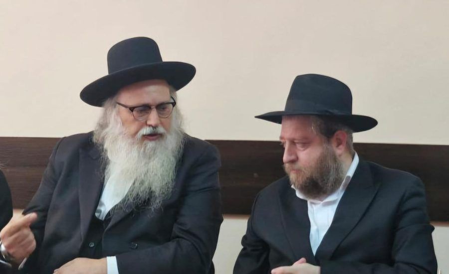 6cbf8fc8-28a8-44b6-9803-da7f1bf1c214-הרכבת-האווירית-יבשתית-לאומן-הרב-נתן-בן-נון-קיים-פגישה-עם-הנהלת-תחנת-הרכבת-בוויניצה-rblkmqla2bvdt41adpwndie2odw22x2lveoso6v1bw.jpg